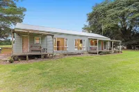 Modern character cottage 10 minutes to Mount Gambier on picturesque small farm