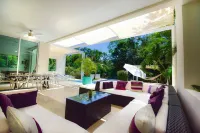 Villa Mariposa, private pool, Jacuzzi & hot tub