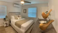 Relax in a beautifully renovated beach villa on a legendary beach!