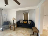 Roomy Lower 3 Bedroom West Coast Property with Pool - Homestays