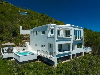 Mykonos - a freshly built Greek inspired Luxury Villa. Hoteles en 