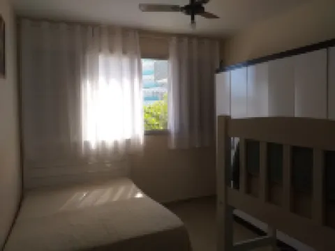 Great apartment for 8 people, two blocks from Praia Brava - Caioba 馬蒂紐斯酒店