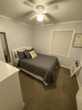 Cute, cozy, updated cottage just steps from gorgeous Houghton Lake