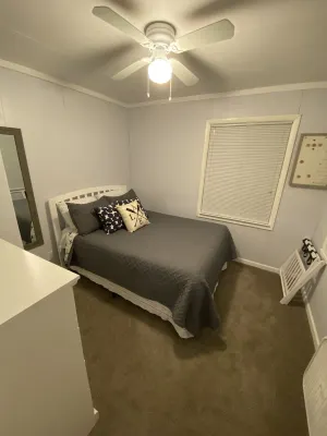 Cute, cozy, updated cottage just steps from gorgeous Houghton Lake