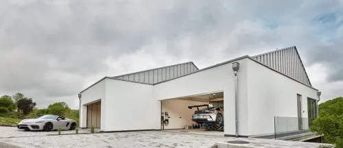 Racers Lodge "Grand Prix" with lifting platform and double garage, near Nürburgring