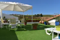 Family friendly, pet friendly 7 km from Areia Branca Beach