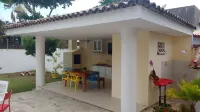 Casa, 4 Quartos em Vilas do Atlântico a 300 mt Praia, Piscina e Suítes Completas