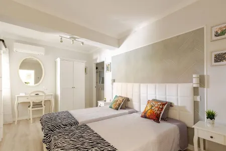 Monte S José House (3 suites. Large private garden and pool) in quiet location Отели в г. Sao Bartolomeu de Messines