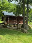 Secluded Country Cabin, Black Creek Retreat, Holmes County Ohio, HotTub, WiFi