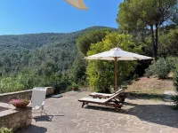A charming country house nestled in the hills nearby Elba best  beaches. Hotels in Portoferraio