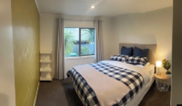 Elevated Mountain Views on Waenga