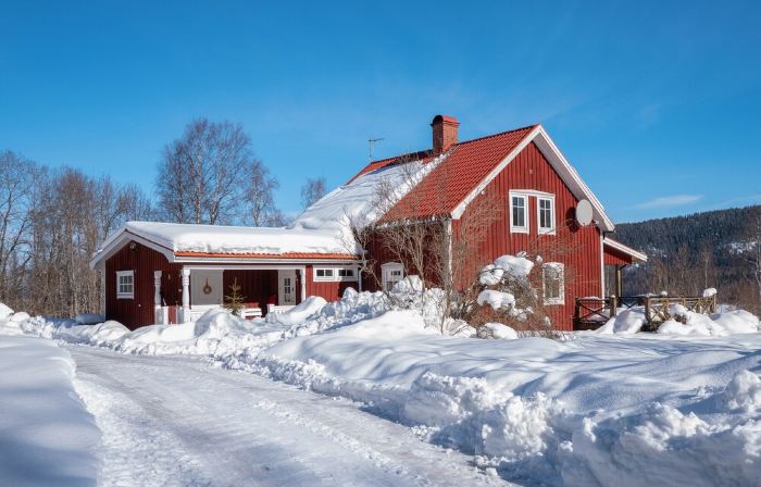 Idyllic Swedish house with lake view and 350 m private shoreline