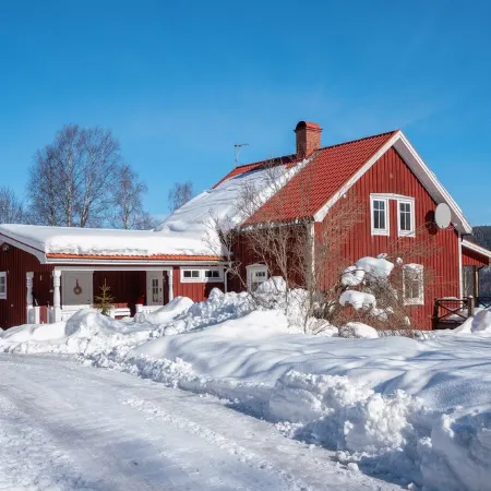 Idyllic Swedish house with lake view and 350 m private shoreline