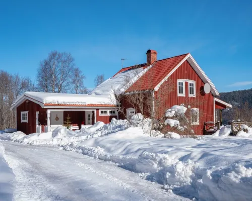 Idyllic Swedish house with lake view and 350 m private shoreline Ξενοδοχεία στην πόλη Sunne