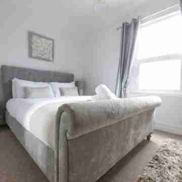 Stroll To The City Centre In From Chic Refurbished Townhouse Rooms