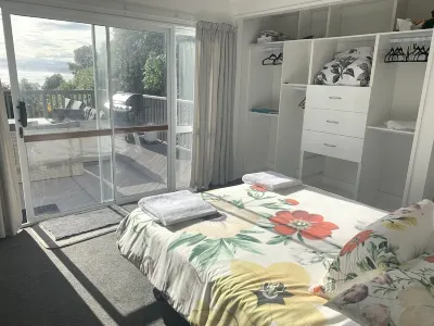 Surfs Reach - a stunning beachfront retreat Hotels near Wharekura Reserve