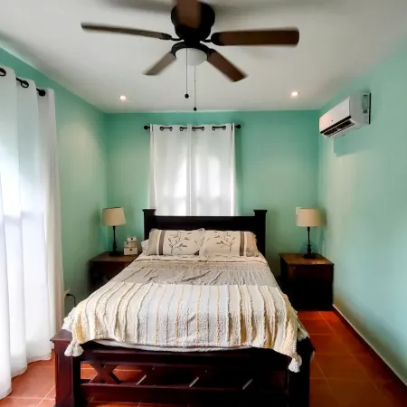 Paradise Found! Character filled close to beach, forest and amenities