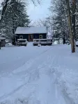 Cozy 4 Season Cottage stunning sunsets on Sparrow LakePet friendly)New Hot Tub