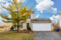 Hot Tub-Pet Friendly-King Bed-Fenced -table tennis Hotels near Westpointe Plaza Drive