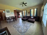 2 Bedroom Private Home with Gorgeous Views and Pool