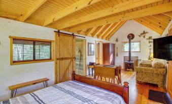 Secluded Tallassee Cabin w/ Fire Pit & Porch!