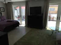 A Quiet Oasis - Private Studio - Large Saltwater Pool