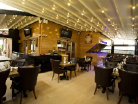 END GLORY HOTEL โรงแรมในคอร์ลู