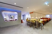 Simm's Hotel - Cityhotel Next to Metro U3