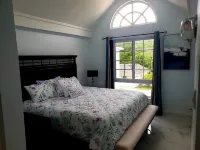 Beautiful Penthouse Apartment overlooking the Ocean. فنادق في 
