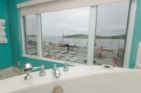 Brigantine Inn Hotels in Mahone Bay