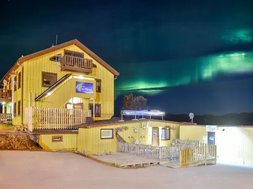 Abisko Guesthouse & Activities - Homestays