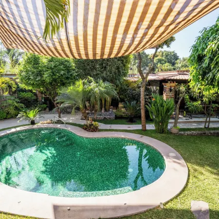 Cozy House with Pool and 3 Bedrooms