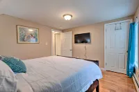 Cozy Third-Story Apartment in Dtwn Brockton! - 3 stjerner