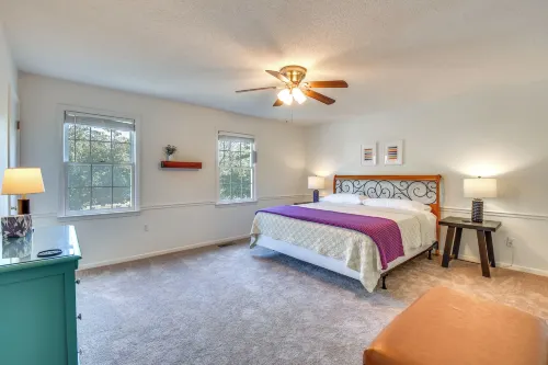Seneca Escape w/ Screened Patio: Near Lakes! -  Privatzimmer