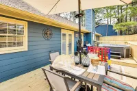 4 Mi to Airport: Atlanta Home w/ Deck & Hot Tub Hotels in Riverdale
