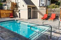 The Grape Leaf Inn - Pools
