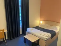 Hotel César Climatisation Dans la majorité des Chambres Centre-Ville Gare Charleville-Mézières