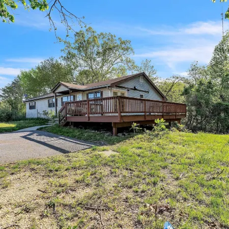 Peaceful Pet Friendly Chesapeake Escape 4 Bedroom Home