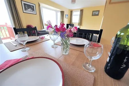 Charlesmead Отели рядом с достопримечательностью «Кобб»