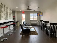 Regency 7 Motel - 2-Star
