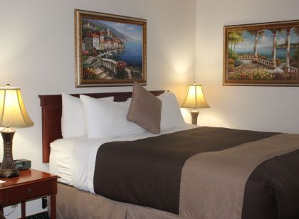 O'Cairns Inn and Suites