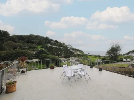 Shells Cottage Отели в г. East Looe