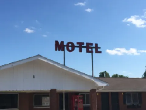 Powhatan Motel Hotels in Bond County