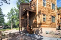 Inviting Ski Getaway < 1 Mile to Northstar Resort! - parking