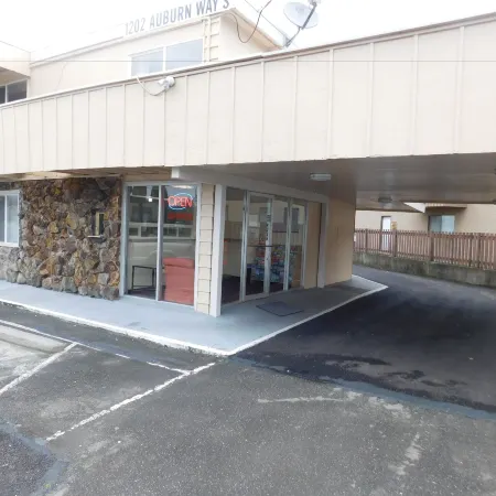 Auburn Motel