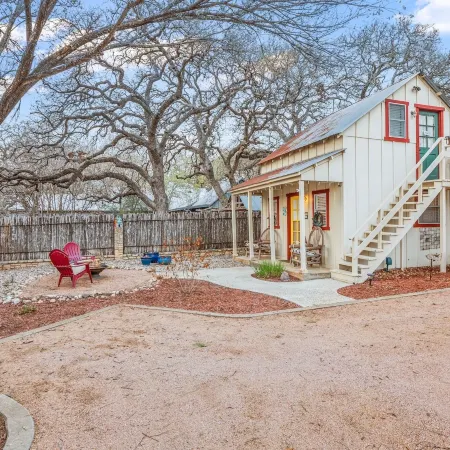 Serendipity 1 Bedroom Cottage by Redawning