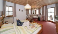 Gasthof-Pension-Kraus Hotels in Neukirchen