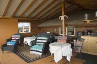 Lodgepole Gallery - 2-Star