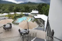 La Terraza Hotel - ที่มีสระว่ายน้ำ