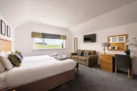 Elderburn Lodges - Parkplatz